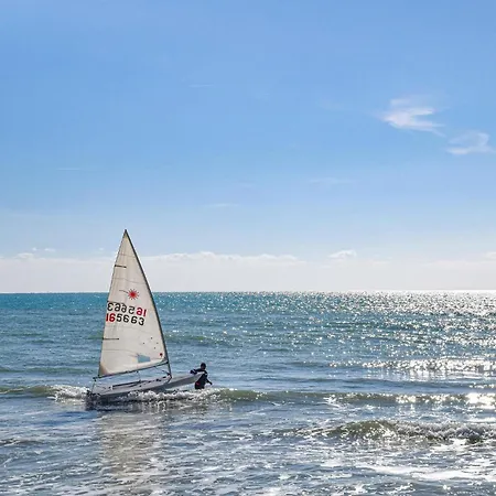 2 Bedroom Gorgeous In *